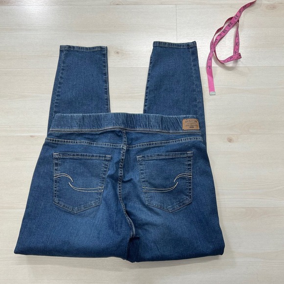 Levis Signature Jeans Womens Size 14 Blue Skinny Pull On Shaping Mid Rise - Picture 8 of 11